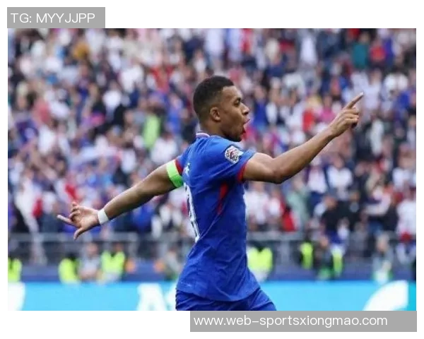 埃基蒂克梅开二度引发姆巴佩赞叹称其为超级球星